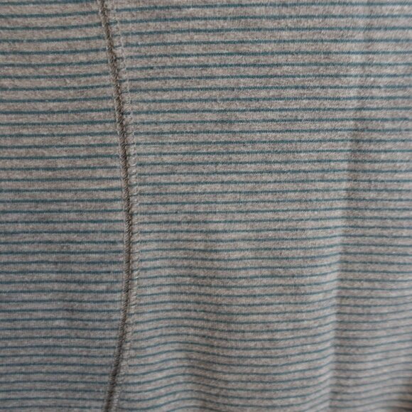 𝅺EDDIE Bauer Sweater Striped Gray Blue Pockets Small - Picture 10 of 12